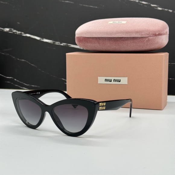 NEW MU04YS 1AB5D1 MIU MIU WOMEN SUNGLASSES MU 04YS 1AB5D1 BLACK CAT EYE - Picture 2 of 10